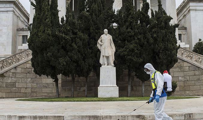 Yunanistan aşısızlara yeni kısıtlamalar getiriyor