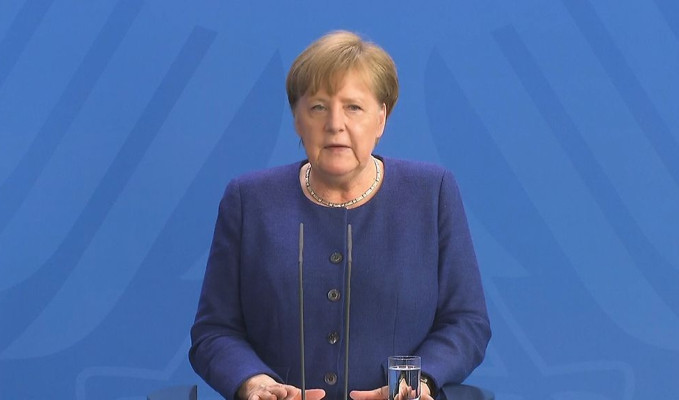 Merkel genel seçimde oyunu mektupla kullanacak