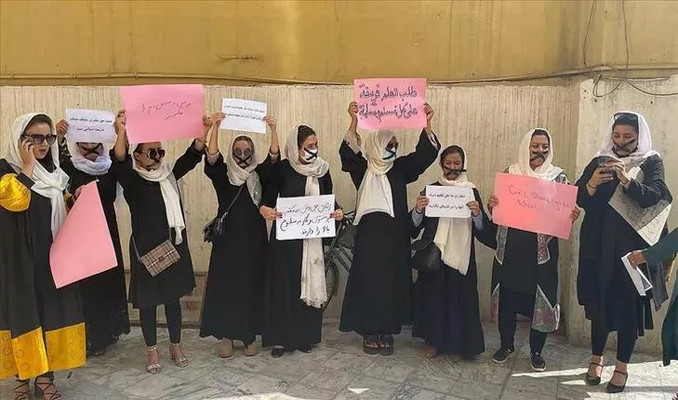Afgan kadınlardan sessiz protesto