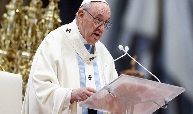 Papa: Kadına şiddet tanrıya hakarettir
