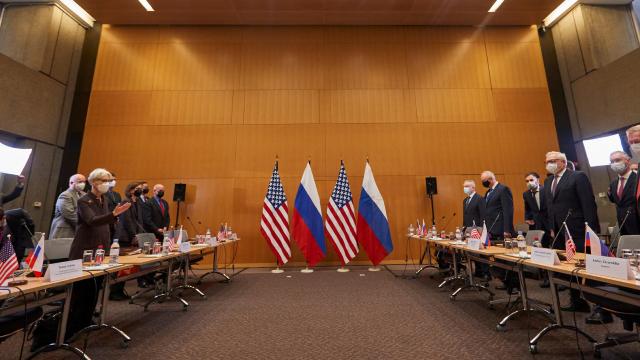 Cenevre'deki ABD-Rusya güvenlik görüşmeleri başladı