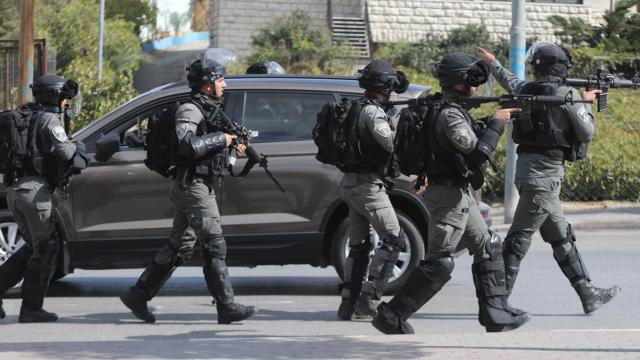 İsrail'in 'el tetikte' politikası kendi askerlerini birbirine vurdurdu