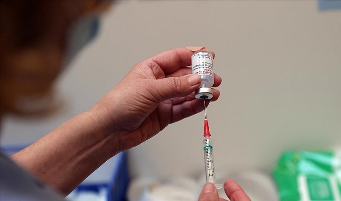 Avusturya’da hükümet zorunlu aşı yaşını yükseltiyor