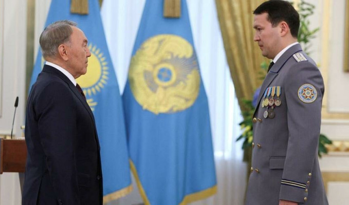 Nazarbayev’in damatları istifa etti