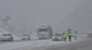 Ulaşıma kar engeli! Bursa'yı Ankara'ya bağlayan karayolu trafiğe açıldı