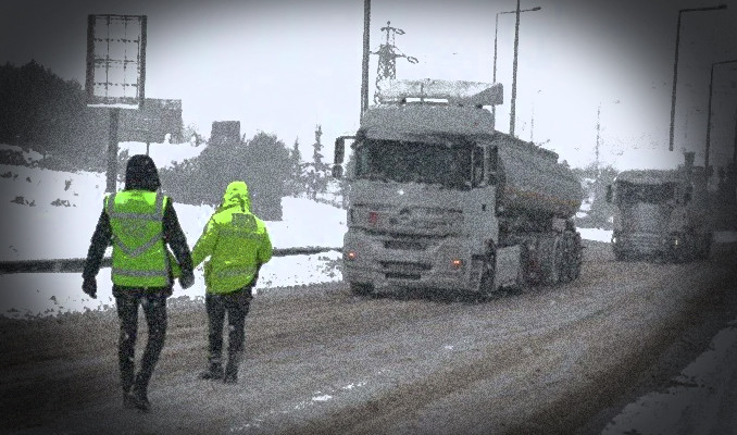 Kar İstanbul'un kapısına dayandı: Geçişlere izin yok!