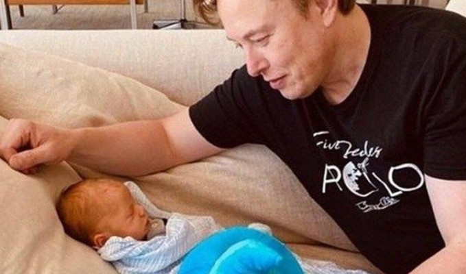 Musk, oğlunu maymuna benzetti