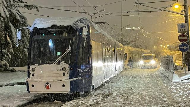 İstanbul'da tramvay seferleri yeniden başladı
