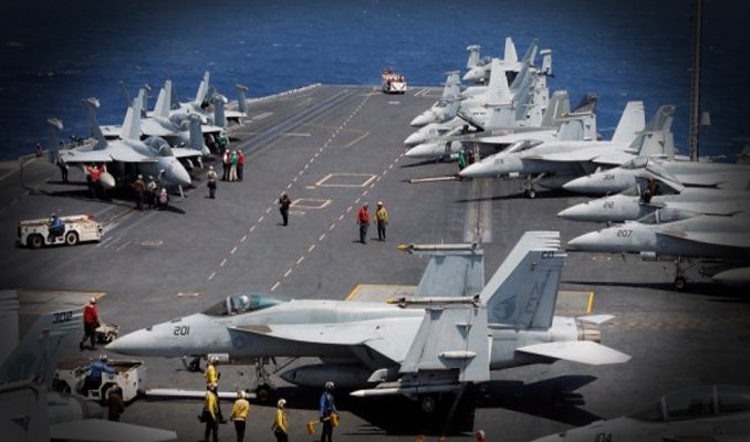 ABD şokta: F-35, uçak gemisine inerken düştü!