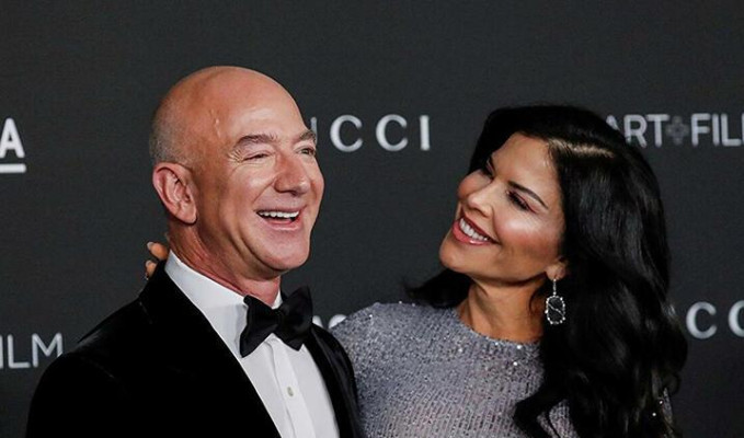 Dünyanın en zengin insanı Jeff Bezos kulüp satın alıyor!