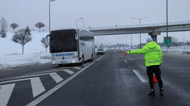 Bolu Dağı'nda İstanbul yönüne geçiş yolcu otobüslerine açıldı