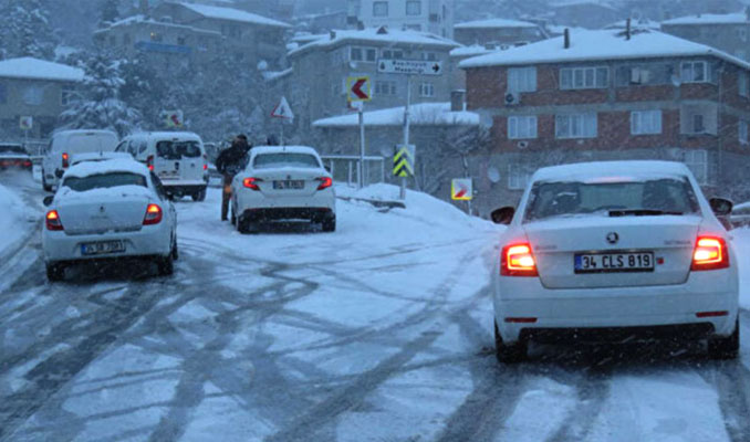 İstanbul'da 'kar'ın ardından buz tehlikesi: Vatandaşlar uyarıldı