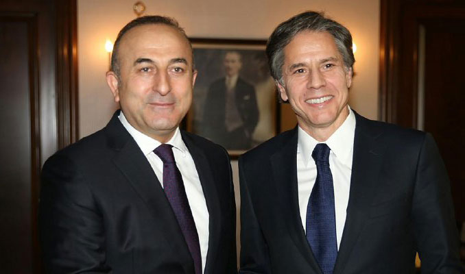 Bakan Çavuşoğlu, ABD'li mevkidaşıyla telefonda görüştü
