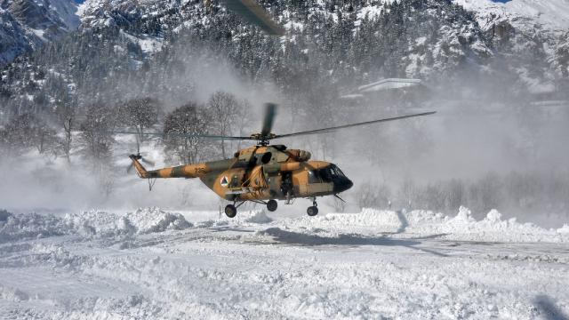 Taliban, Özbekistan ve Tacikistan arasında helikopter görüşmeleri