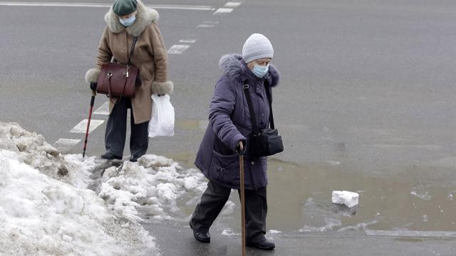 Ukrayna'da 60 yaş üstüne 3. doz uygulaması