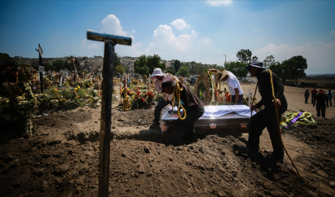 Meksika'da can kaybı 300 bini aştı