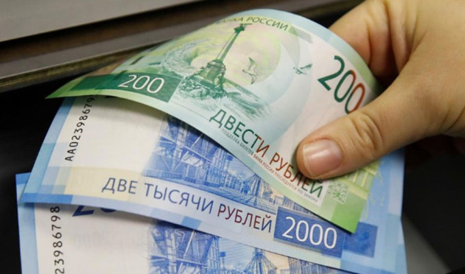 Ruslar bankadaki paralarını çekiyor
