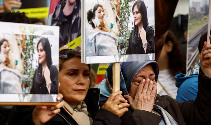İran, protestyoya katılan öğrencileri ''psikoloji merkezlerine'' yatırdı