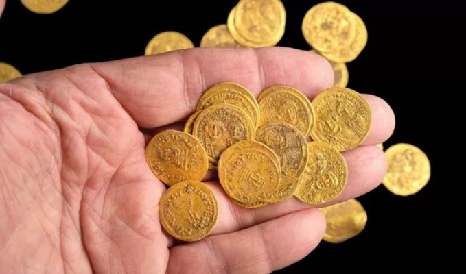 İsrail'de 7. yüzyıldan kalma altın sikkeler bulundu