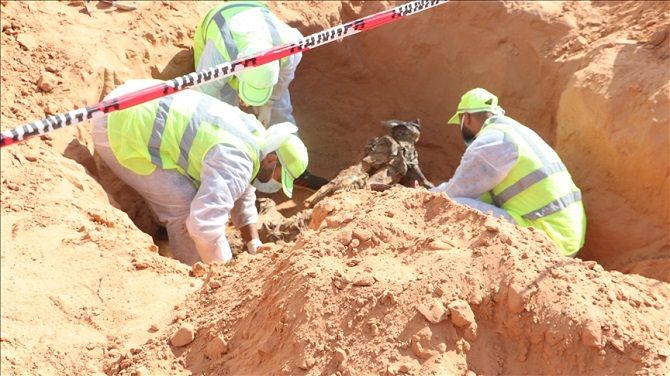 Libya'nın başkenti Terhune'de çoğu kimliği belirsiz 230 ceset çıkarıldı