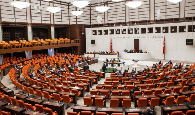 AKP'den muhalefete anayasa değişikliği teklifi ziyareti