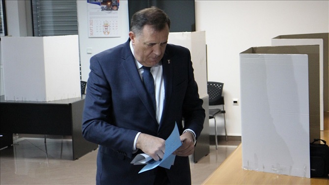Bosna Hersek'te muhalifler seçimlerin yenilenmesini talep ediyor