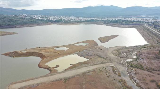 Bodrum'un su ihtiyacını karşılayan Mumcular Barajı'nın suyu çok azaldı