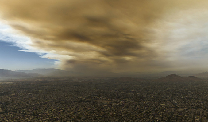Şili'deki orman yangını başkenti dumana boğdu