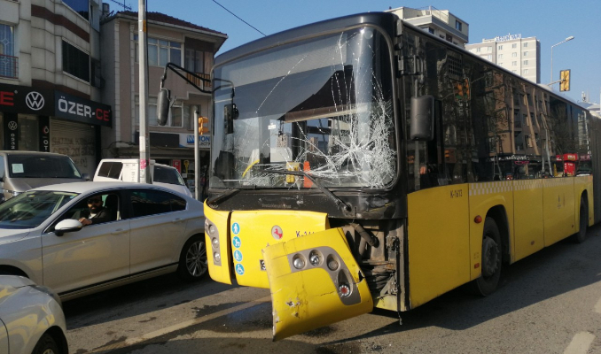 İETT otobüsü yine kazaya karıştı: 1 yaralı