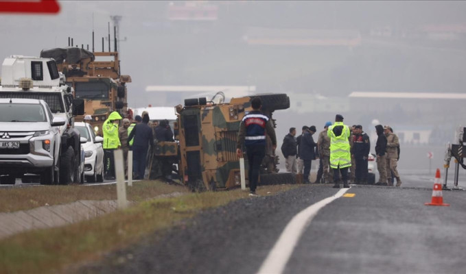 Diyarbakır'da askeri araç devrildi: 6 asker yaralı
