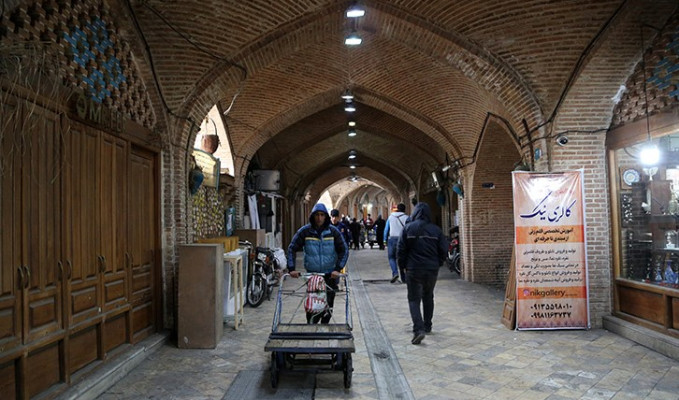 İran'da esnaf yine kepenk kapattı