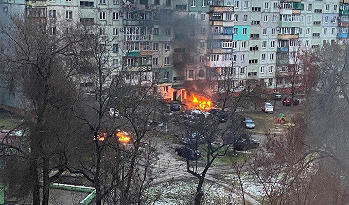 Rusya Kiev’de yerleşim bölgesini vurdu