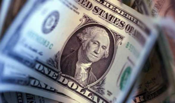 Mısır para birimi dolar karşısında yüzde 10 değer kaybetti