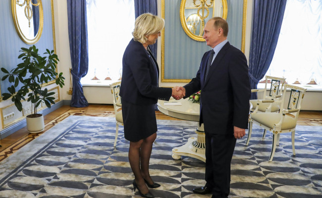 Fransa'da sağcı aday hakkında Putin iddiası