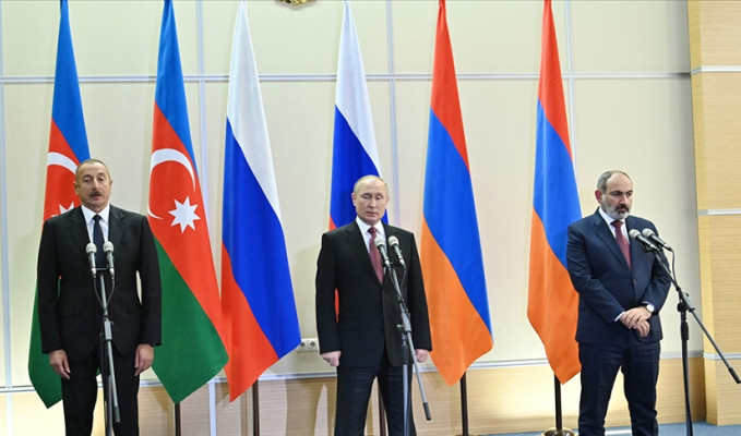 Putin, Aliyev ve Paşinyan ile görüştü