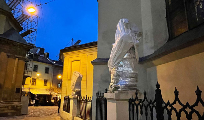 Lviv'de halk, tarihi eserleri korumaya alıyor