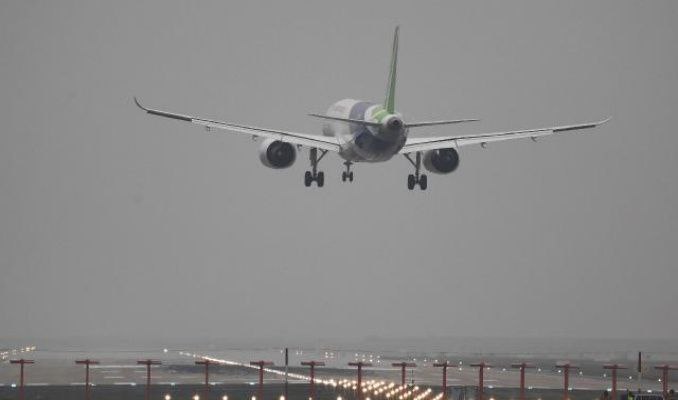 Çin'in yerli yolcu uçağı ilk teslimat için hazır