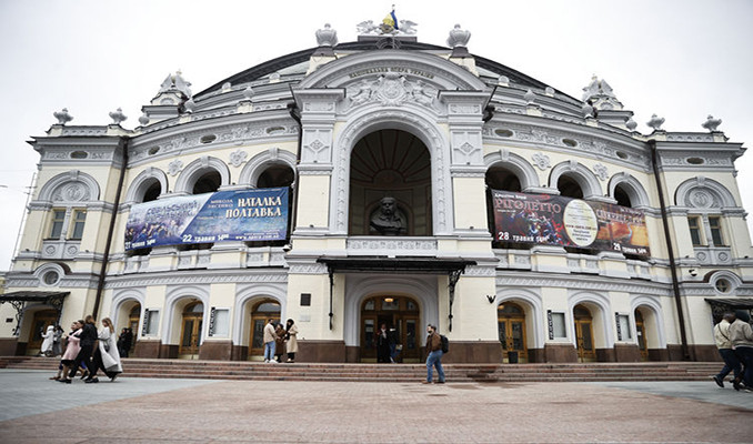 Kiev'deki opera tiyatrosu yeniden faaliyete geçti