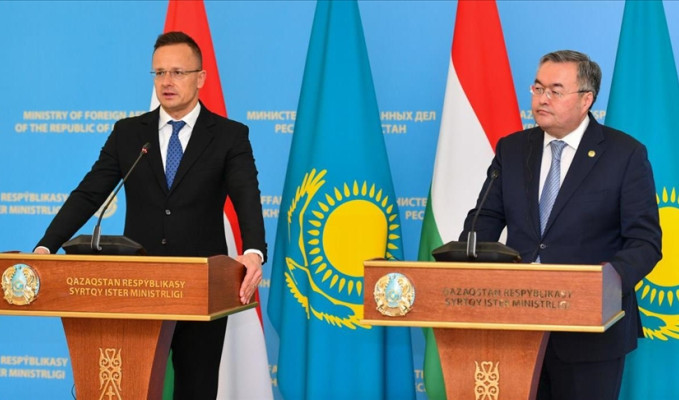 Macaristan ve Kazakistan Rusya'ya yönelik yaptırımlara katılmıyor