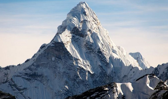Dünyanın en yüksek meteoroloji istasyonu Everest Dağı'na kuruldu