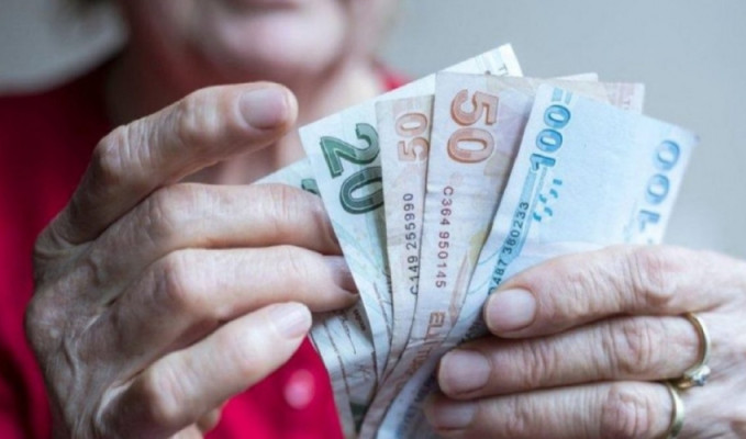 Emekliler asgari ücret istiyor