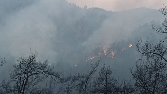 Marmaris yangınının külleri Rodos'a yağdı