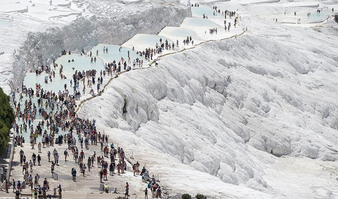Pamukkale'ye 5 ayda 431 bin turist geldi