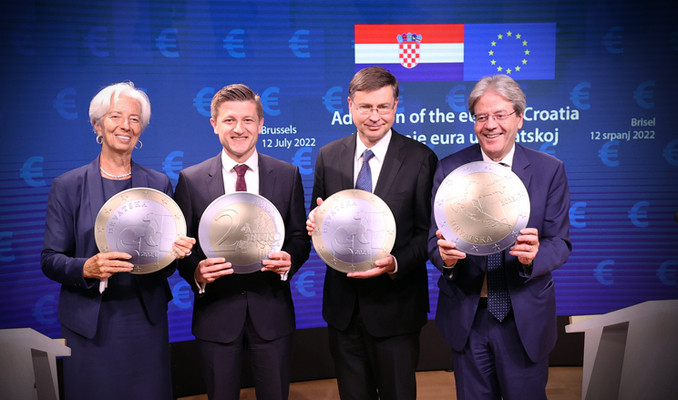 Hırvatistan'ın euro bölgesine katılması için imzalar atıldı!