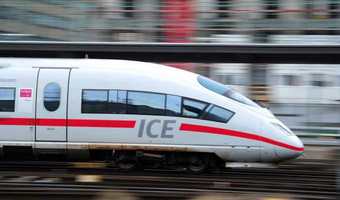 Avrupa'da uçakların yerini alacak hızlı tren projesi