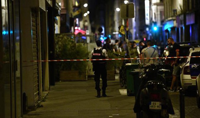 Paris'te silahlı saldırı: 1 ölü, 4 yaralı