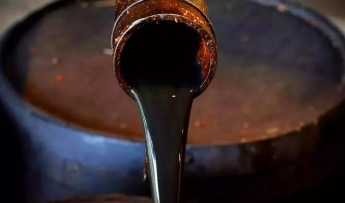 Nijerya'da 700 bin dolar değerinde çalıntı petrol ele geçirildi