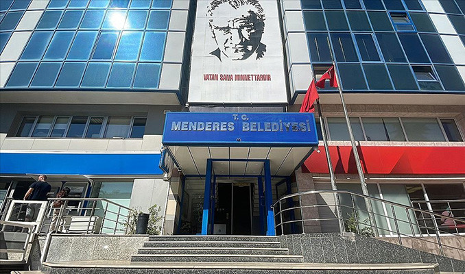 Menderes Belediyesi'ne yolsuzluk operasyonu 27 gözaltı