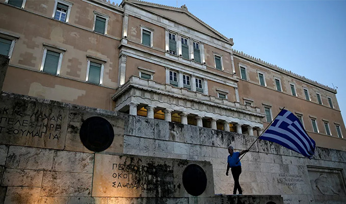 Yunanistan'da emekli maaşlarına 2023'te zam geliyor