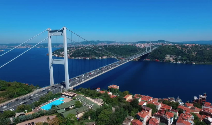 Fatih Sultan Mehmet Köprüsü'nde asfaltlama çalışması